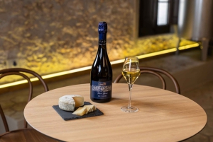 Barcelona: Cavas Hill – Weingut-Tour & Käseverkostung