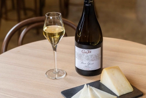 Barcelona: Cavas Hill – Weingut-Tour & Käseverkostung