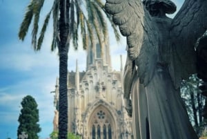 Barcelona: Cemetery Tour - Gothic Graves & Local History