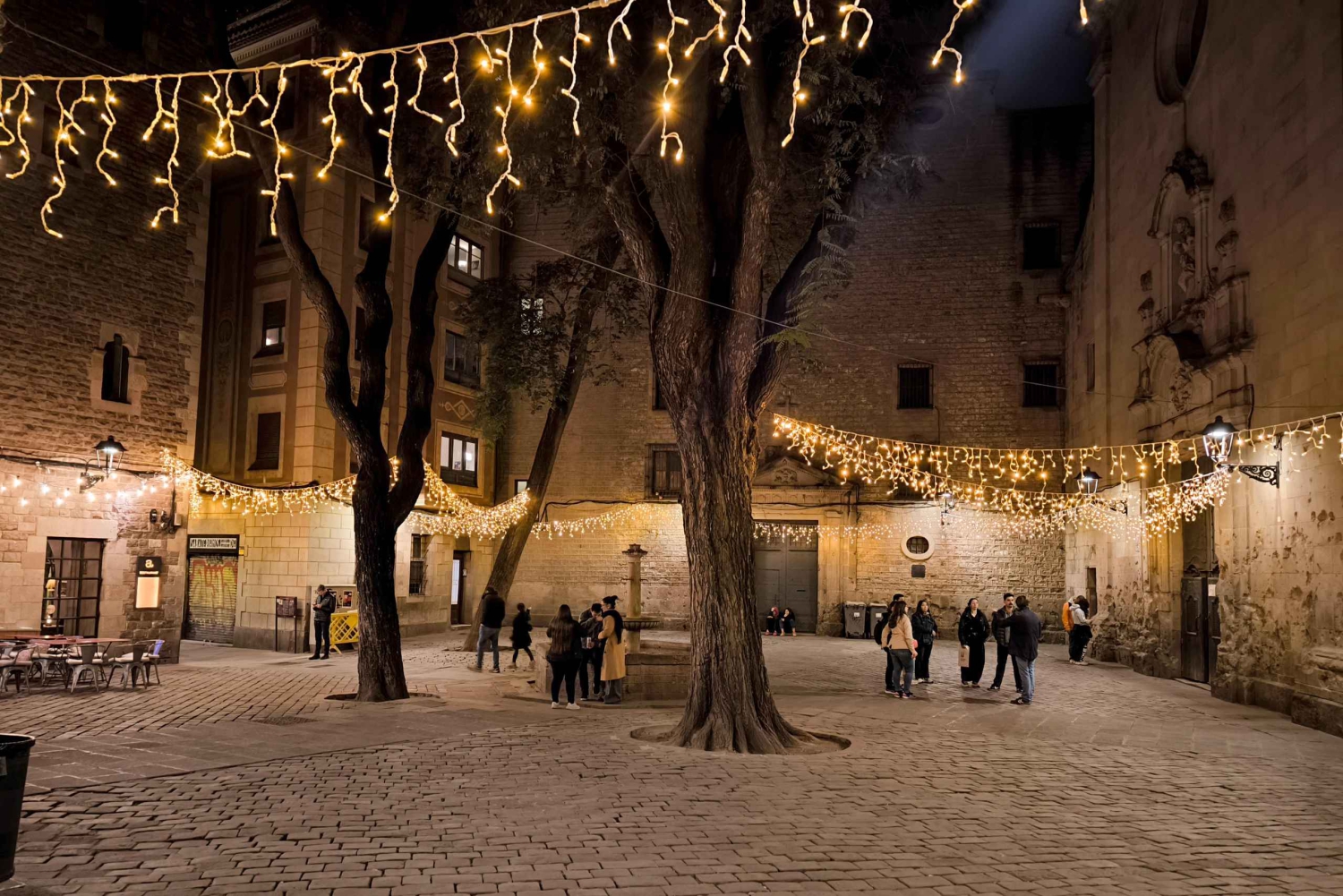 Barcelona: wycieczka piesza – świąteczne światła i ukryte uliczki