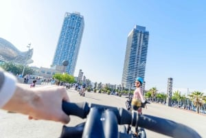 Barcellona: Tour guidato in Segway della città e del mare