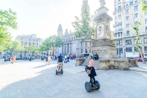 Barcellona: Tour guidato in Segway della città e del mare