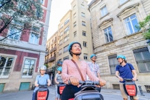 Barcellona: Tour guidato in Segway della città e del mare