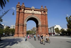 バルセロナハイライト小グループ自転車ツアー（半日）