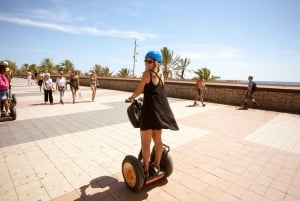 Barcelona: Wycieczka na segwayu z przewodnikiem City Highlights