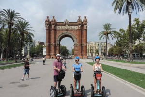 Barcelona: Wycieczka na segwayu z przewodnikiem City Highlights