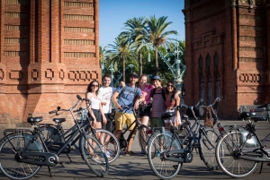 Barcelona: City Parks and Architecture Guided Bike Tour