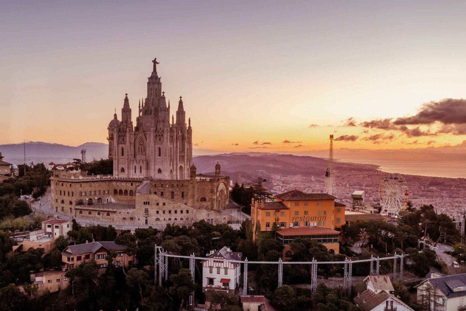 Barcelona: 40+ Attractions Pass with Public Transport Option