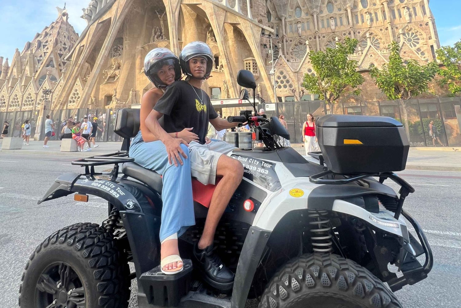 Barcelona: Kaupungin nähtävyydet sähköisellä mönkijällä