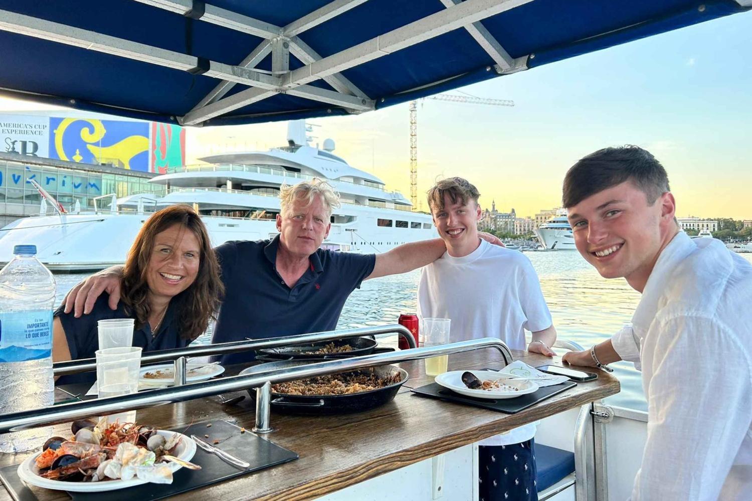 Barcelona: Katamaran-krydstogt med byudsigt og musik