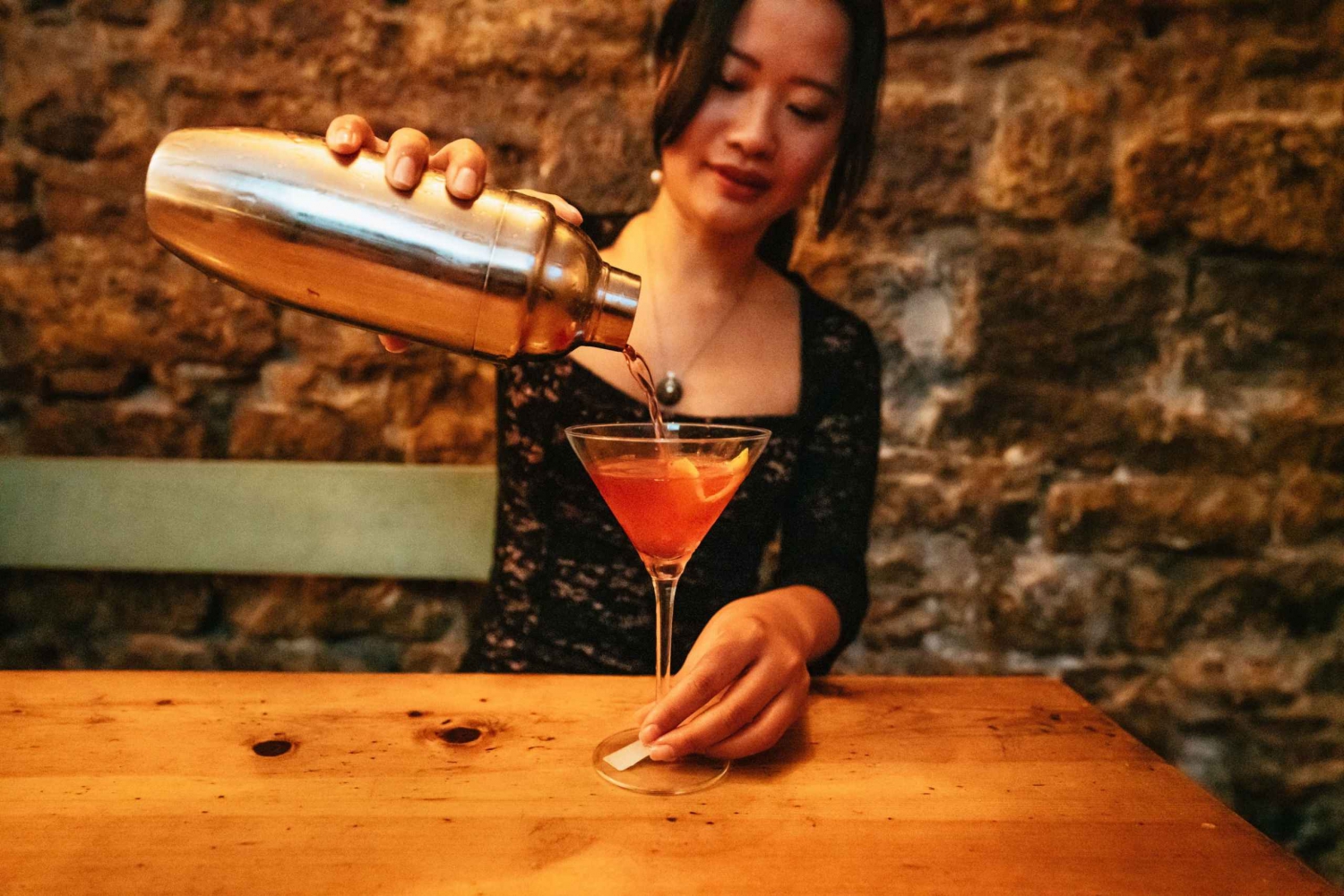 Barcelona: Cocktail Master Class af Mixologist med Tapas