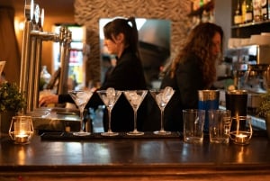 Barcelona: Cocktail Master Class af Mixologist med Tapas
