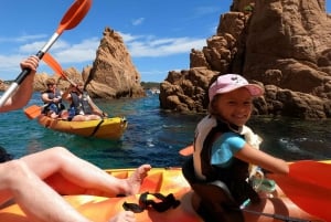 Barcelona: Excursión en kayak y snorkel por la Costa Brava con almuerzo