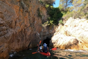 Barcelona: excursión en kayak y snorkel por la Costa Brava con almuerzo incluido.