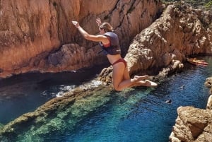 バルセロナ発：カヤック＆ラグーンシュノーケリング付きコスタ・ブラバツアー