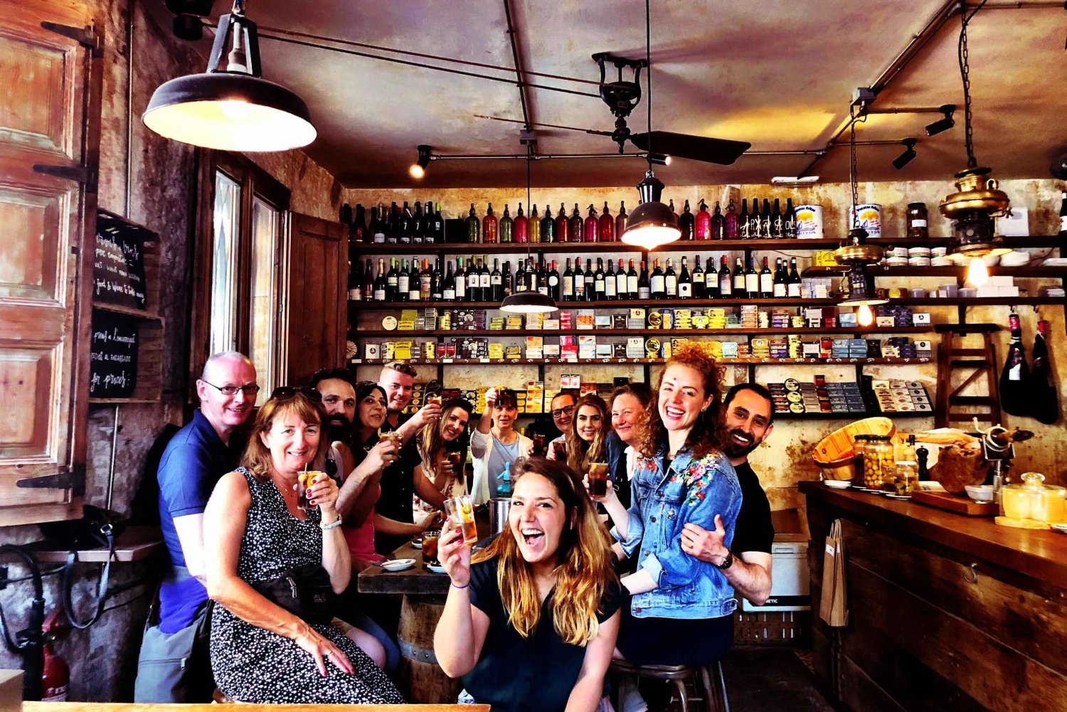 Barcelona: Cata de cerveza artesanal y experiencia con los castellers
