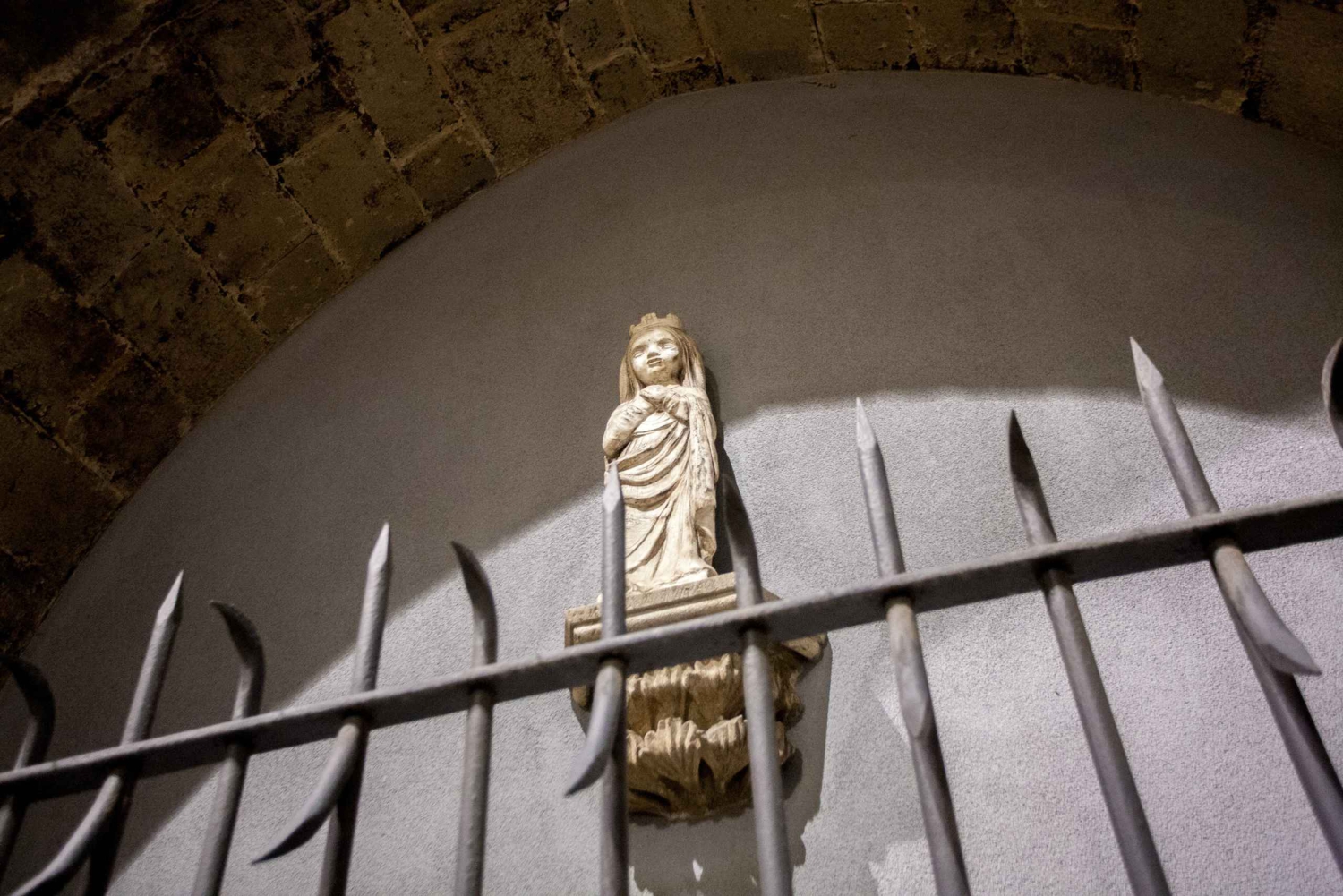 Барселона: Ночная пешеходная экскурсия по темной истории