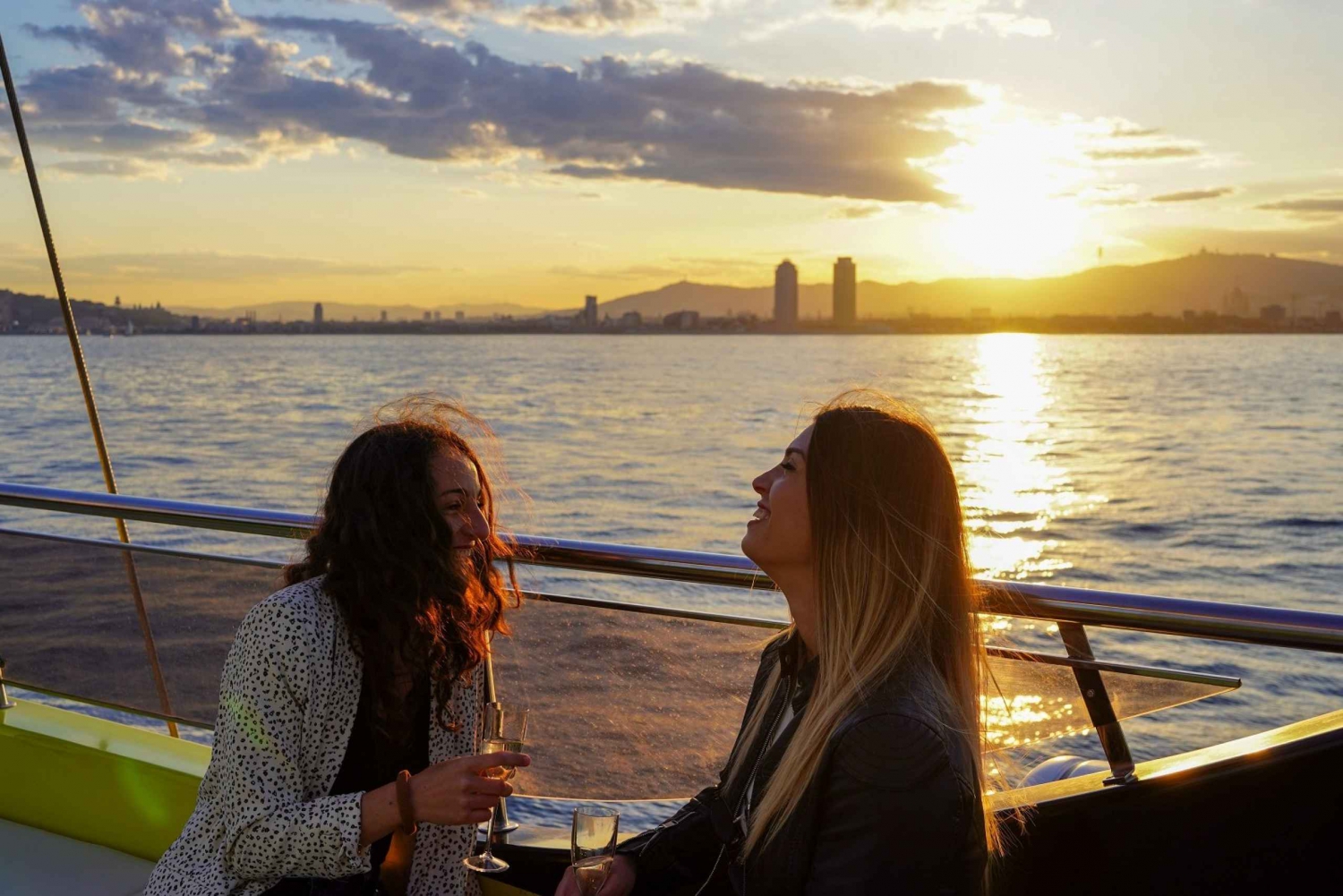 Barcelona: Day or Sunset Live Music Catamaran Cruise