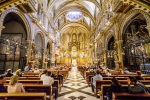 From Barcelona: Day Trip to Montserrat and Sitges