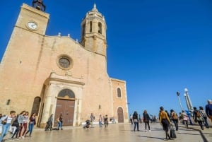 From Barcelona: Day Trip to Montserrat and Sitges