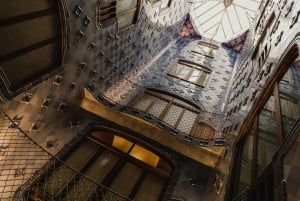 Барселона: Откройте для себя Гауди, Саграда Фамилия и Парк Гуэля.