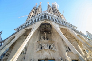 Barcelona E-Bike Tour com a Sagrada Família sem fila