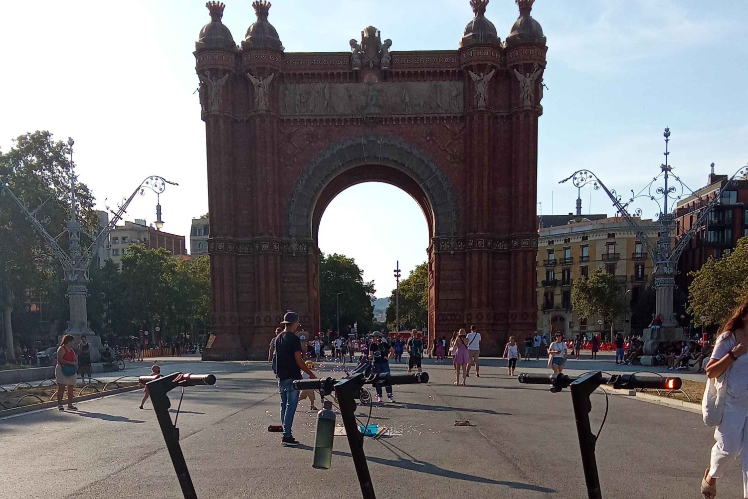 Barcelona: e-scooter e passeio de bicicleta