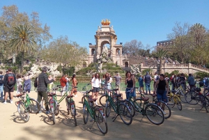 バルセロナ：電動スクーターと自転車ツアー