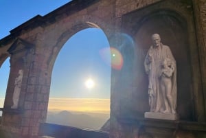 Barcelona: Excursão a Montserrat de manhã cedo com a Madona Negra