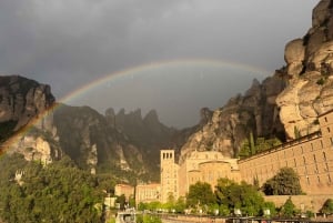 Barcelona: Tidlig morgen Montserrat-tur med kloster og fottur