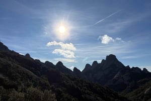 Barcelona: Tidlig morgen Montserrat-tur med kloster og fottur
