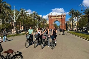 Barcellona: Tour privato in bicicletta elettrica / Scooter elettrico