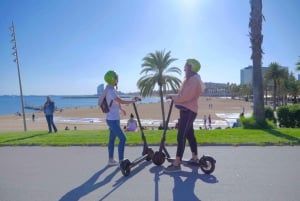 Barcelona: Elektro-Roller Tour mit einem Live-Guide