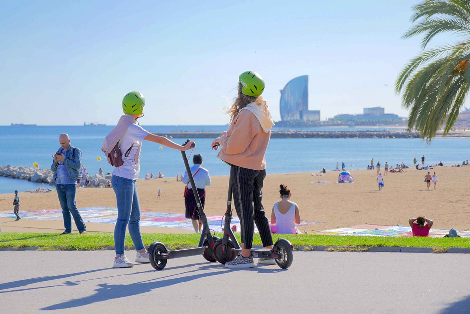 Barcelona: Electric Scooter Tour