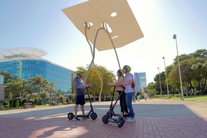 Barcelona: Elektrisk scootertur med en levande guide