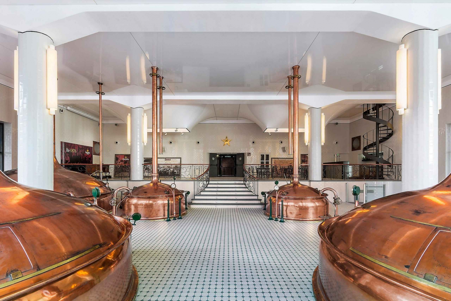 Barcelona: Estrella Damm Old Brewery Tour with Tasting