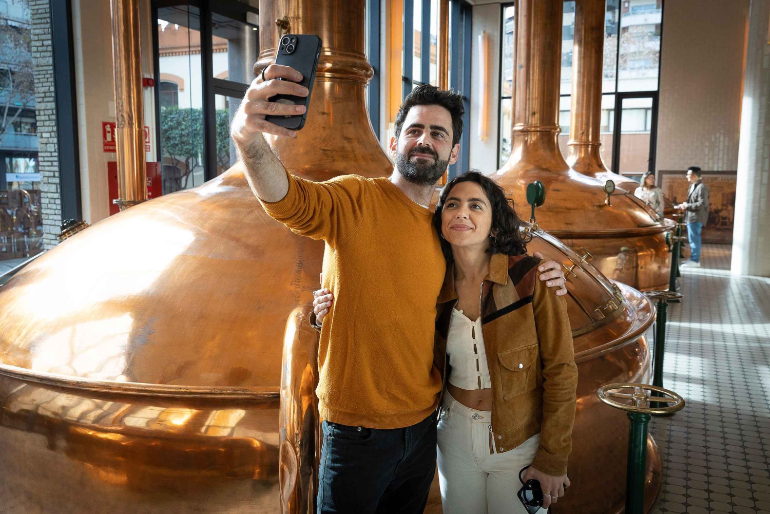 Barcelona: Visita à antiga fábrica de cerveja Estrella Damm com degustação