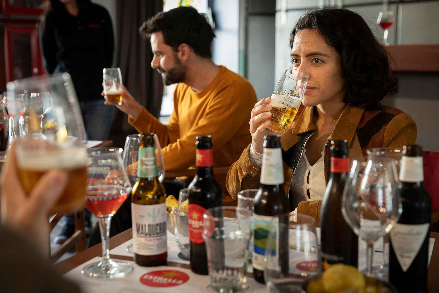 Barcelona: Visita à antiga fábrica de cerveja Estrella Damm com degustação