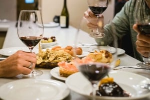 Barcelona: Gourmet Evening Tapas and Wine Tasting Tour