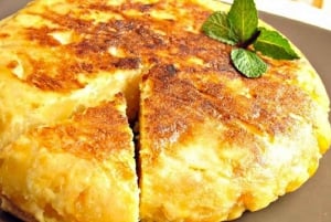 Barcelone : Visite pied à pied en soirée dans le quartier de Gaudi avec Tapas