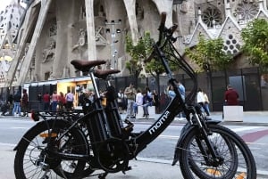 Barcellona: esplora la città con le e-bike a noleggio ecologiche