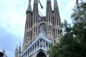 Barcellona: esplora la città con le e-bike a noleggio ecologiche