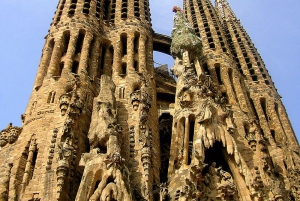 Barcelona Express Card: 2 Days of Transport & Discounts