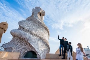 Barcelona: Przyspieszona wycieczka z przewodnikiem po Casa Batlló i La Pedrera
