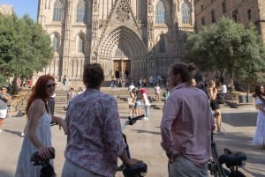 Barcelona First Time: City bike tour highlights with locals