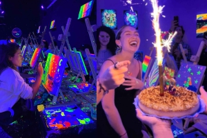 Barcelona: Workshop fluorescerende verf en wijn