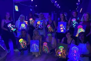 Barcelona: Workshop fluorescerende verf en wijn
