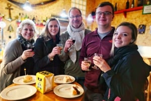 Barcelona: Food & Drink Tasting Tour in Traditional Taverns