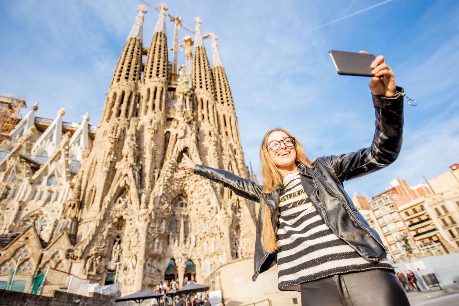 Barcelona: Feinschmecker-Rundgang mit Tickets für die Sagrada Familia