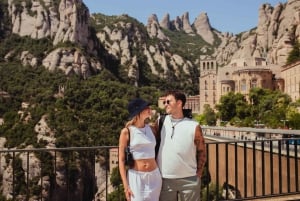 Barcelona: Full-Day Montserrat & Wine Small Group Tour